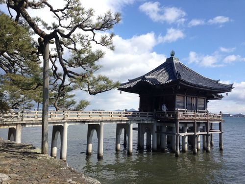 滋贺水中鸟居+寺庙